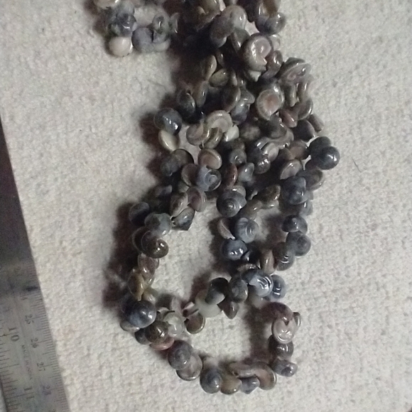 Long grey shell beach summer vacation necklace Hawaii ⛱️🏖️ 🌞 🏝️ - Picture 3 of 5